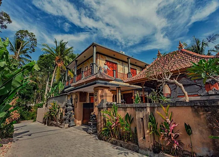 Sari Sedana Homestay *